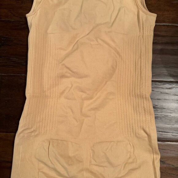 NWOT!  Body Shaper with Slimming Panels & Wide Straps in Tan - Size Small/Medium - Picture 10 of 11